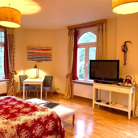 Bed & Breakfast La Tour D'heloise - 10' De Bruxelles *