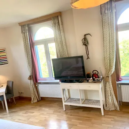 La Tour D'heloise - 10' De Bruxelles 3* 라훌페